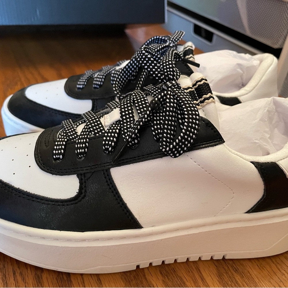 ShuShop Black and White Platform Sneakers